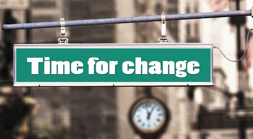 使えない部下にストレスでイライラが大爆発 対処法は働きアリの法則から学べ